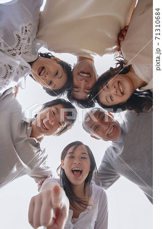 家族のポートレート 家族のポートレート 71310684