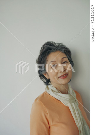 女性ポートレート 71311017