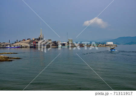現代の軍艦島として知られる瀬戸内の契島 71311917