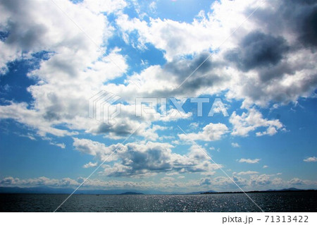 琵琶湖　湖上の空 71313422