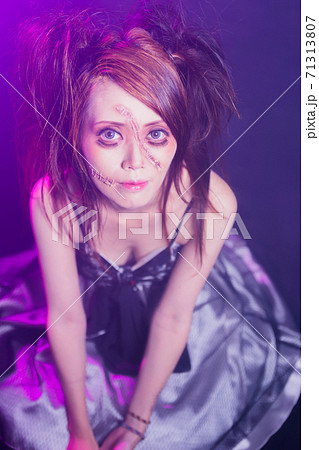 ウチに可愛いゾンビがやって来ました の写真素材