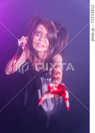 ウチに可愛いゾンビがやって来ました の写真素材