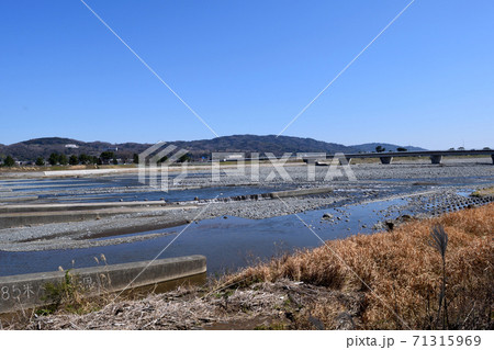 神奈川県松田 酒匂川河川敷 足柄大橋方面 神奈川県松田 酒匂川河川敷 足柄大橋方面 71315969