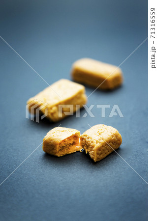 台湾名物ピーナッツ菓子 花生酥 の写真素材