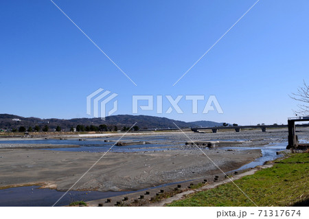 神奈川県松田 酒匂川遊歩道 足柄紫水大橋方面 神奈川県松田 酒匂川遊歩道 足柄紫水大橋方面 71317674
