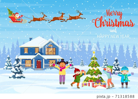 kids decorating a Christmas tree 71318588