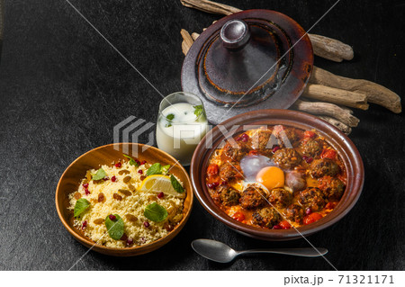 クスクス Couscous is a fine pasta from North Africa  クスクス Couscous is a fine pasta from North Africa  71321171