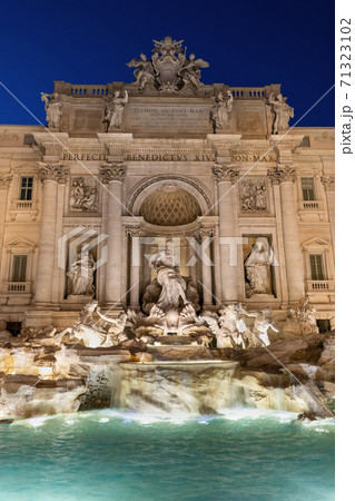 Trevi Fountain At Night In Rome 71323102