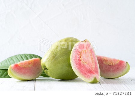 グアバ 赤色 赤 71327231