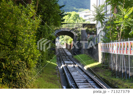 スイス　ルガーノ　サン・サルヴァトーレ山　ケーブルカー斜面　 71327379