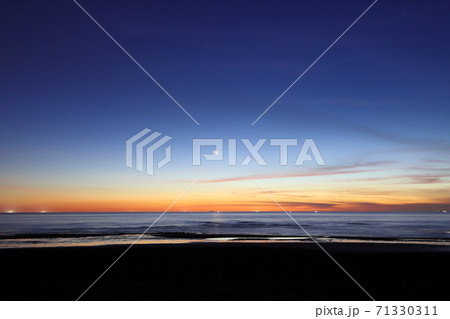 波 振る ウェイブ 71330311