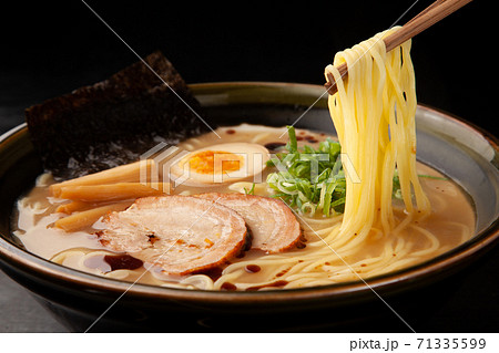 醤油とんこつラーメン 醤油とんこつラーメン 71335599