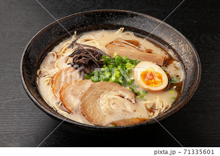 熊本風とんこつラーメン 熊本風とんこつラーメン 71335601