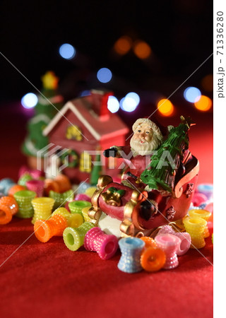 サンタ　ツリー　クリスマス 71336280
