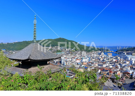 【広島県】天寧寺 三重塔と尾道の町並み 【広島県】天寧寺 三重塔と尾道の町並み 71338820