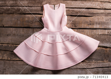 Salmon dress with back zipper. 71340413
