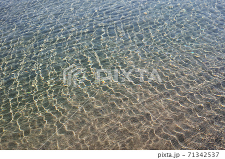 浜辺の波模様 71342537