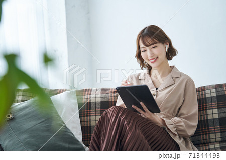 クリエーター アパレル ブランド デザイナー ファッション フリーランス エディター 働く女性 クリエーター アパレル ブランド デザイナー ファッション フリーランス エディター 働く女性 71344493