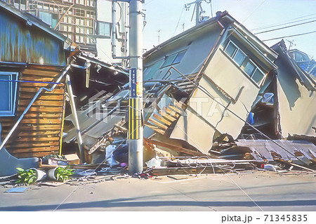 阪神淡路大震災　1995年1月17日　菅原市場周辺　東尻池 71345835