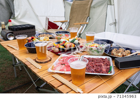 キャンプ料理 71345963