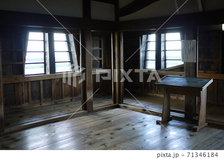 滋賀県　彦根城の天守（国宝）内部 71346184