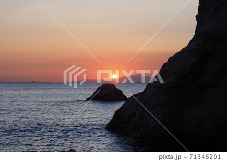 富浦海岸 法華崎遊歩道 海と夕日 夕日の風景 富浦海岸 法華崎遊歩道 海と夕日 夕日の風景 71346201