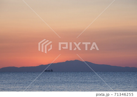 富浦海岸 法華崎遊歩道 海と夕日 夕日の風景 富浦海岸 法華崎遊歩道 海と夕日 夕日の風景 71346255