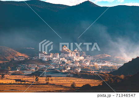 Songzanlin Temple also known as the Ganden ( Shangri-La), Yunnan) 71346547