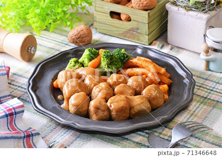 Chicken meatballs 71346648