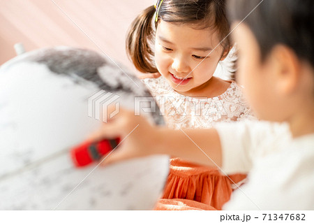 子供 女の子 学習 71347682