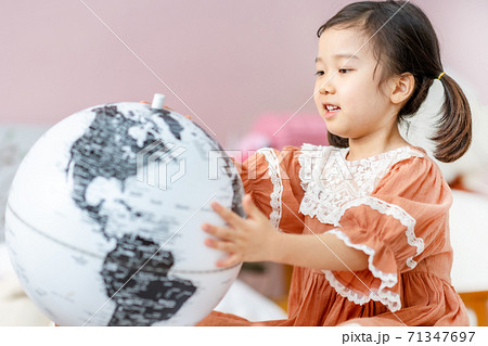 子供 ライフスタイル 女の子 71347697