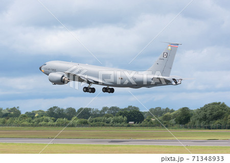 アメリカ空軍KC-135Rストラトタンカー離陸 71348933