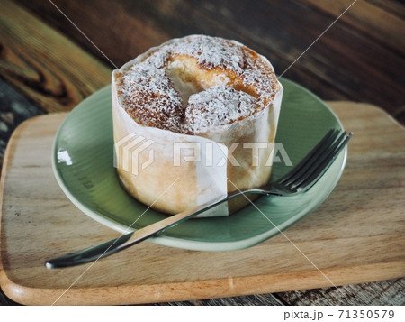 ケーキ チーズ 食べ物 71350579
