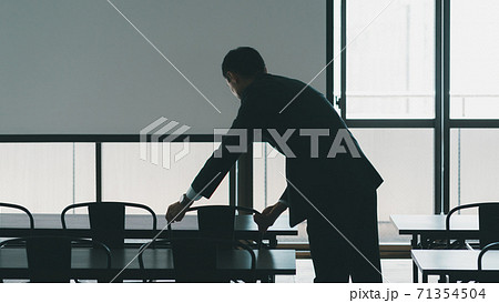 50s 71354504
