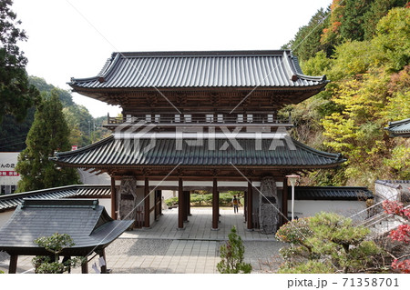 大窪寺の山門 71358701