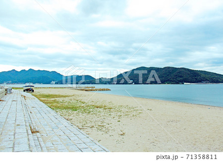 香川 小豆島 曇天のオリーブビーチ海水浴場の写真素材