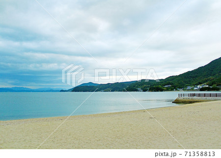 香川 小豆島 曇天のオリーブビーチ海水浴場の写真素材