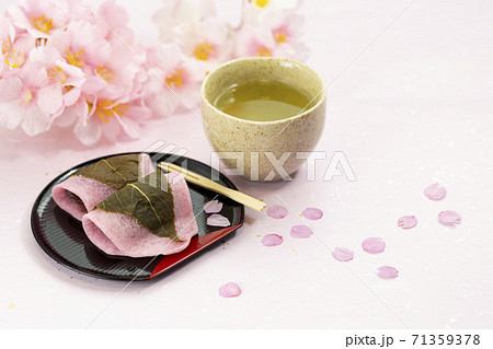 春の和菓子桜餅_関東風長明寺餅 71359378