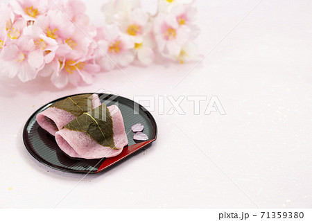 春の和菓子桜餅_関東風長明寺餅 71359380