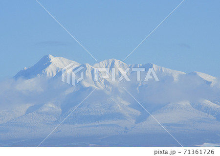北海道 道東の冬の斜里岳 北海道 道東の冬の斜里岳 71361726