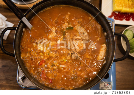 豚カルビ スープ 食べ物 71362303