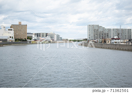 隅田川沿いの街並み 71362501