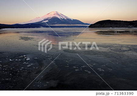 モルゲンロートの富士山 71363390