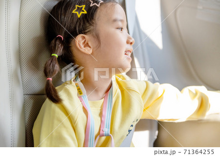 子供 ライフスタイル 女の子 71364255