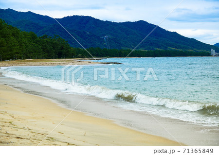 天橋立　砂浜から宮津湾を望む 71365849