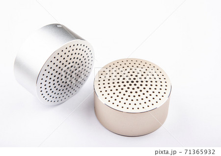 image of sound speaker white background  71365932