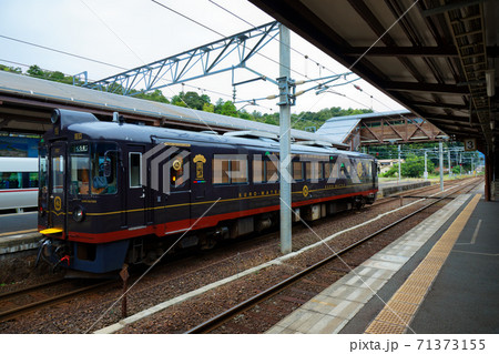 天橋立駅に停車中のレストラン列車 黒松号 天橋立駅に停車中のレストラン列車 黒松号 71373155