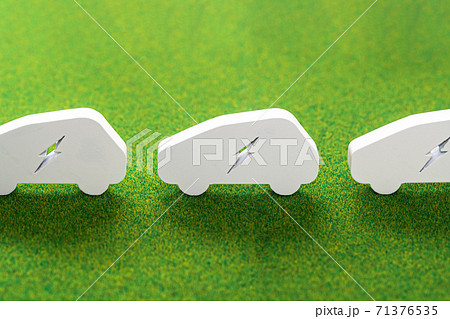 EV　自動車　自動運転 71376535