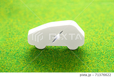 EV　自動車　自動運転 71376622