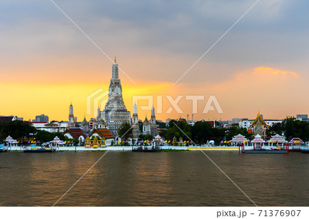 Wat Arun with Chao Phraya river at sunset in Bangkok, Thailand Wat Arun with Chao Phraya river at sunset in Bangkok, Thailand 71376907